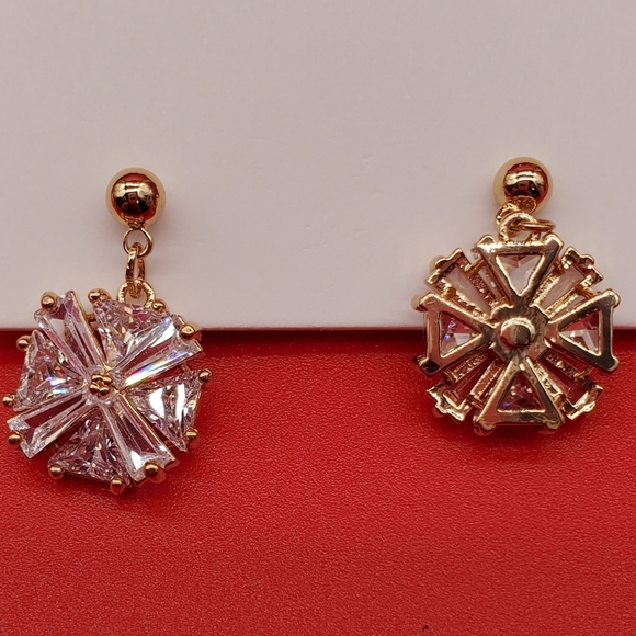 🎁Square Crystal Dangle Earrings - Picture 5 of 9